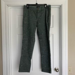 Banana Republic Men’s Aiden Green Print Chino 31